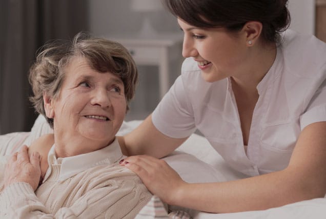 Seniorin, Altenpflege Bergen